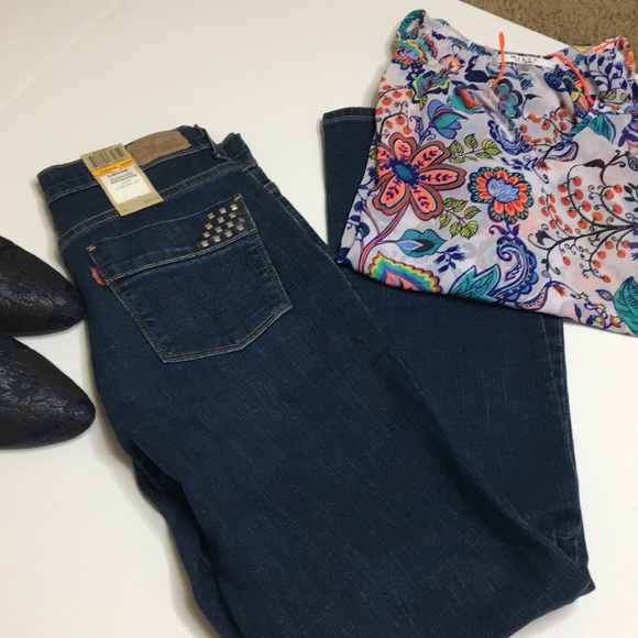 Levi’s Perfectly Slimming Jeans Sz 8 - Picture 3 of 9